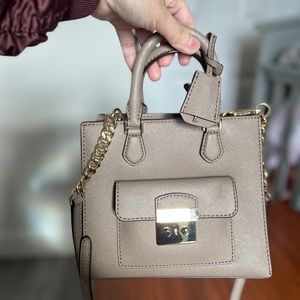 Michael Kors woman handbags